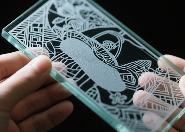 Welke lasercontroller moet ik kiezen voor het lasergraveren van glas?